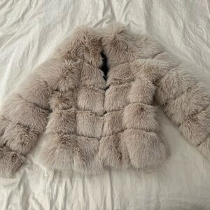 Luxurious Faux Fur Jacket - Cream